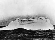 Айсберг в Северной Атлантике